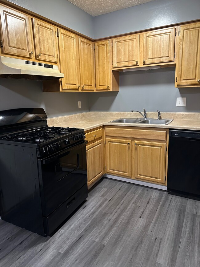 3593 Scarberry Dr, Hilliard, OH 43026 - photo 4