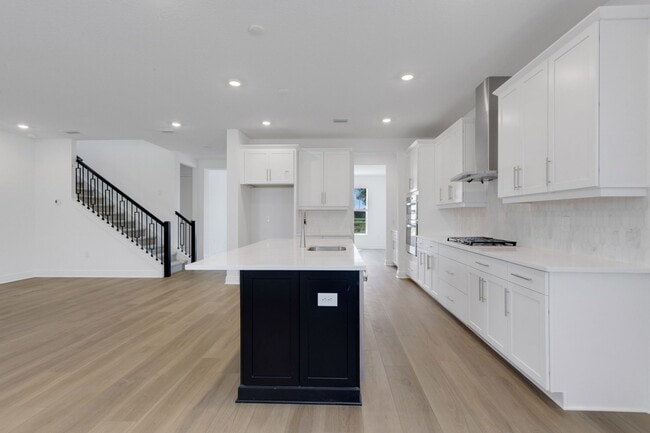 10012 Canaveral Cir unit 38529429, Sarasota, FL 34241 - photo 3