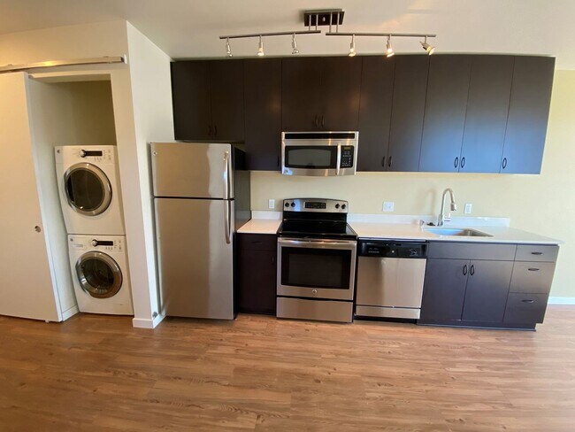 The Local 418, Seattle, WA 98102 - photo 7