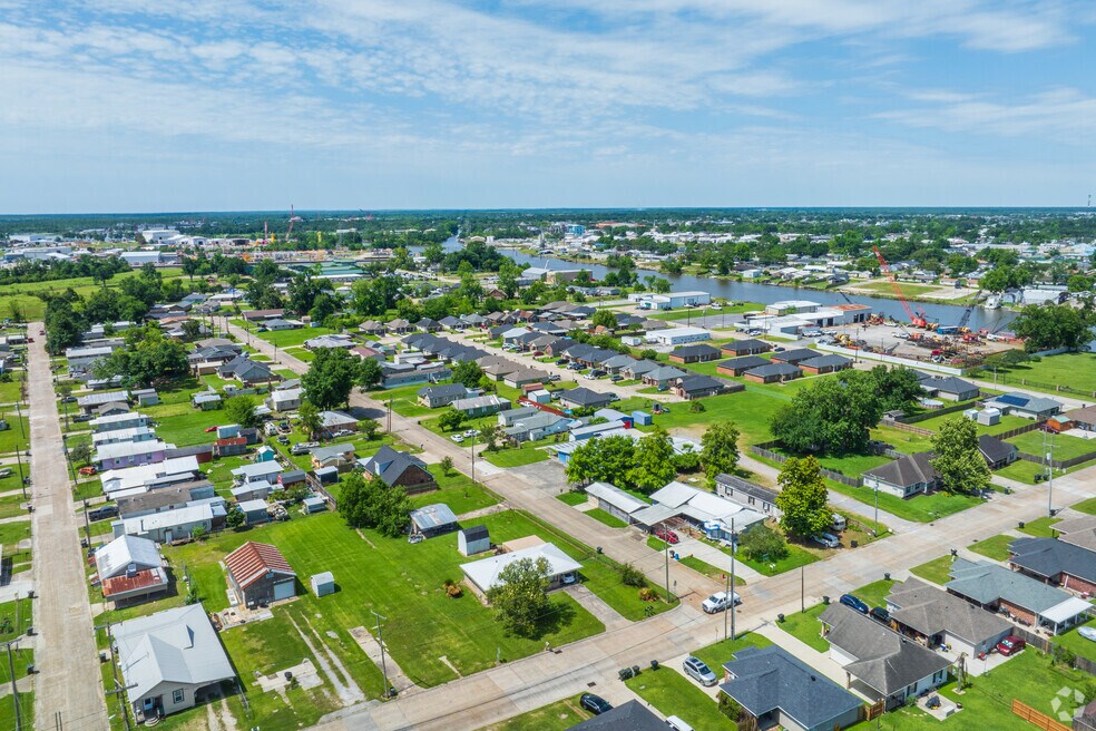 NH_Acadian_558268_P2_v2_JB_052025