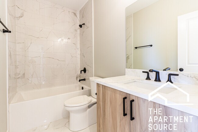 2457 W Logan Blvd unit 1, Chicago, IL 60647 - photo 6