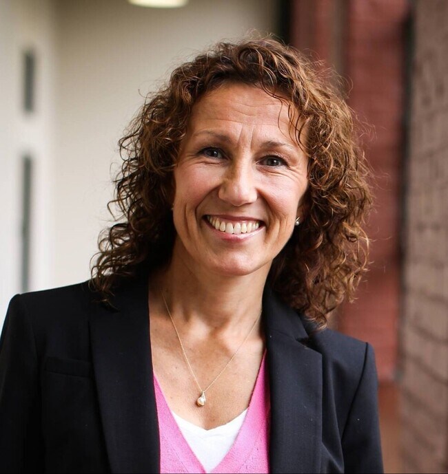 Jill Dutton
