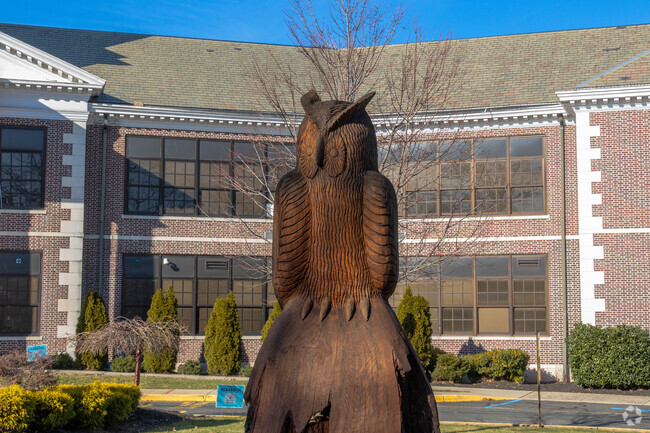 Highland Park High School is the home of the Owls.