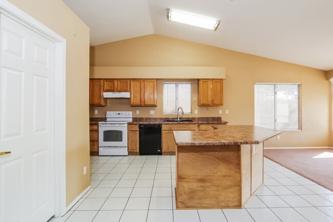 2203 E Edna Ave, Phoenix, AZ 85022 - photo 6