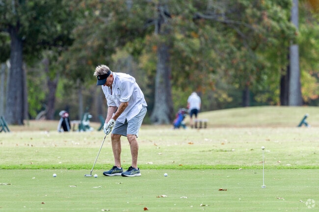 Virginia Beach golfers have multiple courses to choose from including Red Wing Lake Golf Course.