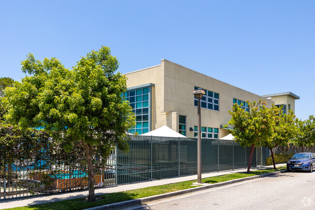 Echo Horizon School in Culver City, CA offers privacy and security to protect its students.