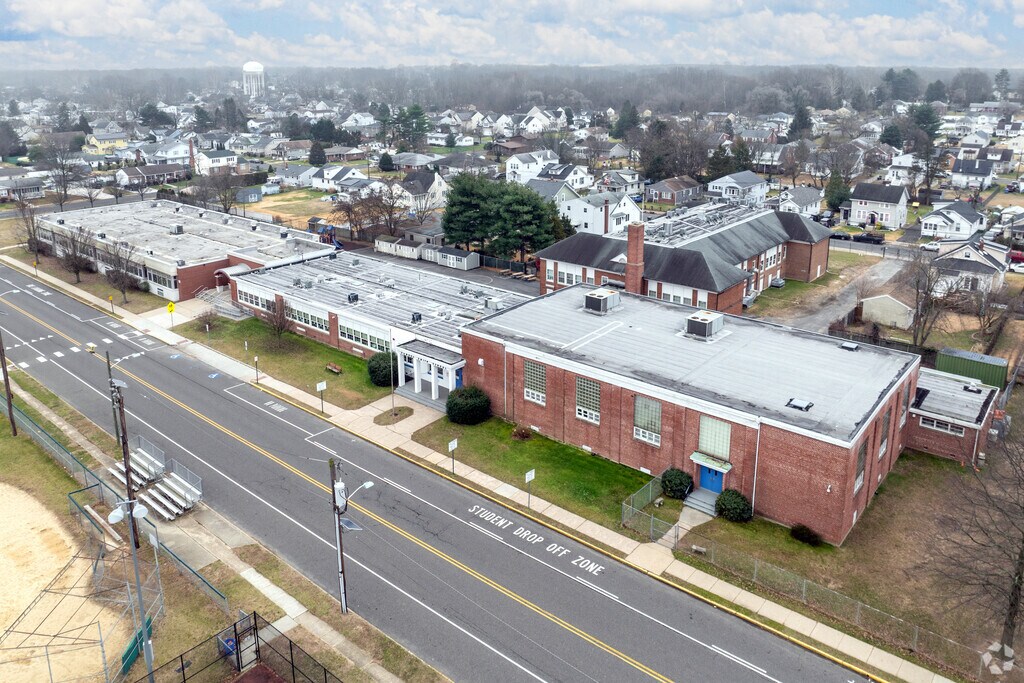 Samuel Smith Elementary School has about 298 students according to Niche.