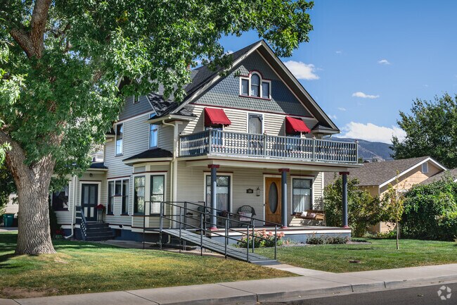 Beautiful historic Victorian homes can be found in the Palisade Area.