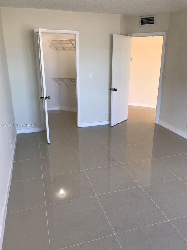 8290 Lake Dr, Doral, FL 33166
