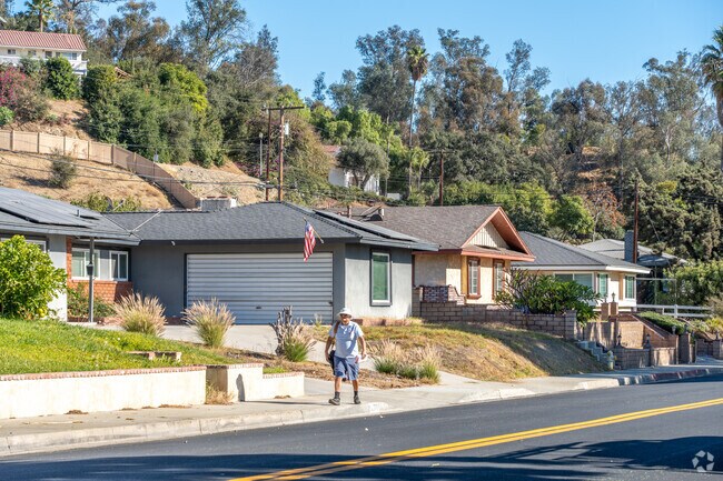 Pomona combines city convenience with a suburban feel in its ranch-style housing options.