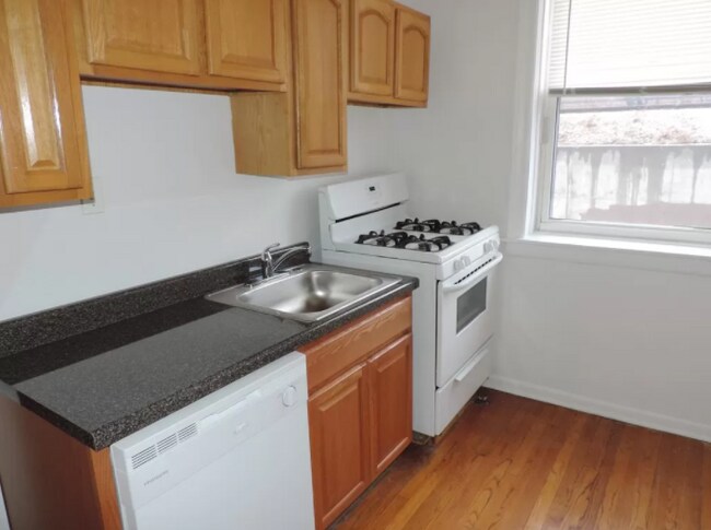 1364 W Estes Ave unit 68-1N, Chicago, IL 60626 - photo 6