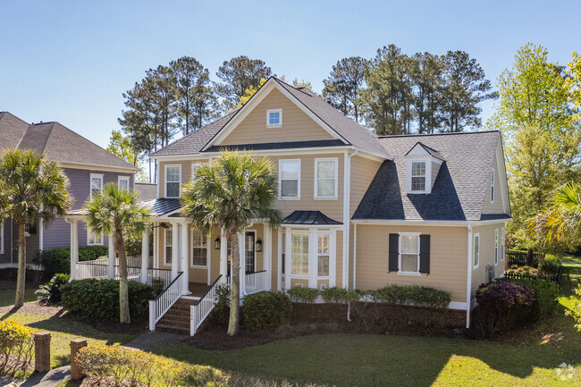 Dunes West has many home styles in all sizes, there is something for everyone.