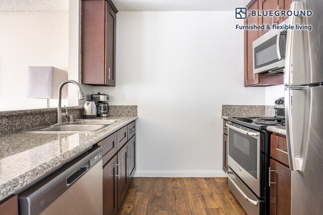 611 N Howard St unit FL3-ID1318, Glendale, CA 91206 - photo 7