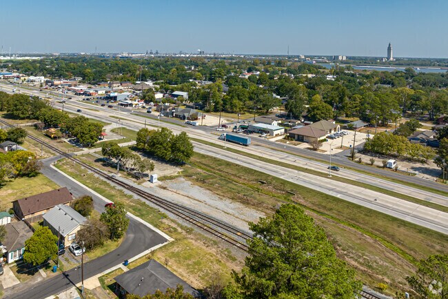 N Alexander Ave is the main road through Port Allen.