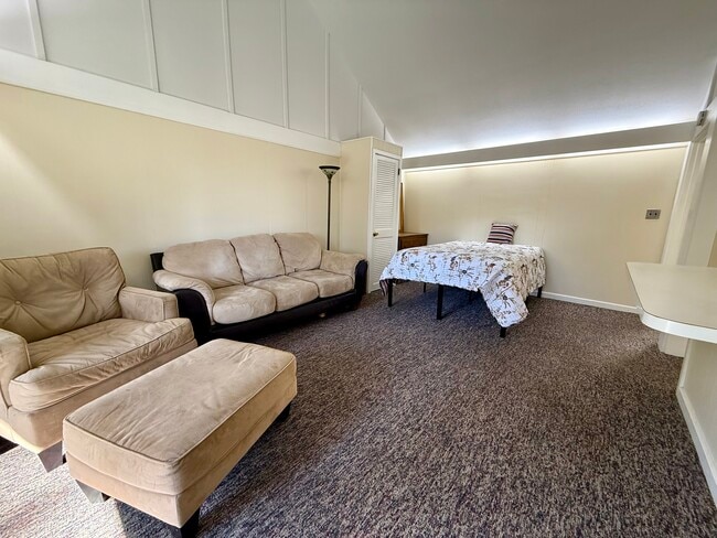 130 Fairway Ave unit 123, Southern Pines, NC 28387 - photo 2