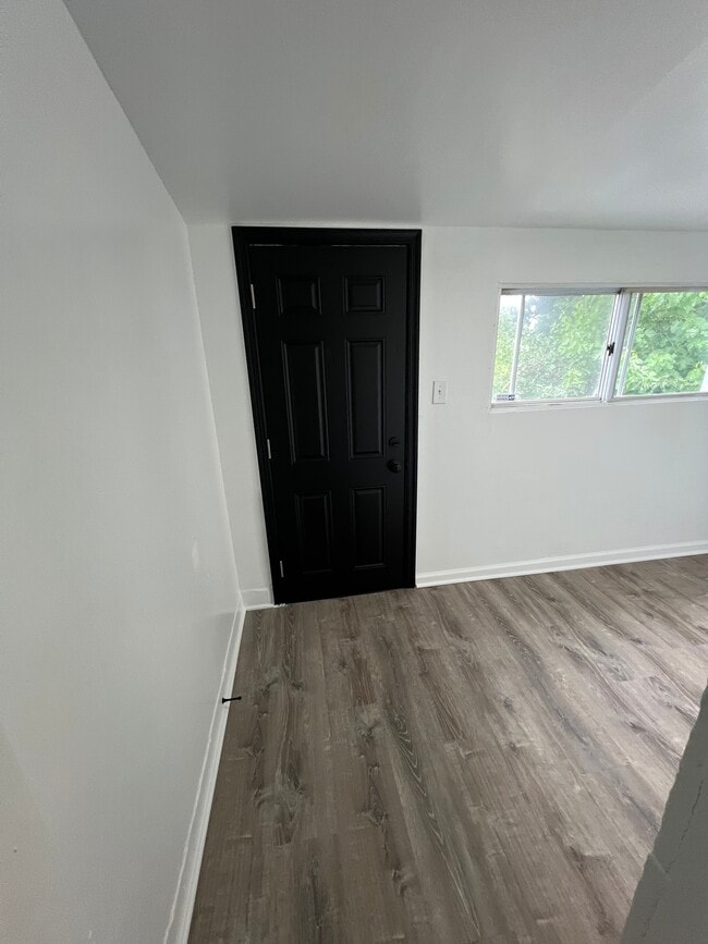 305 E 20th St, Chester, PA 19013 - photo 3