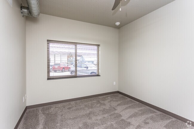 1BR, 1BA - 664-686 SF