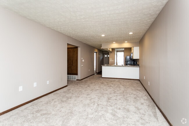 2BR, 1.5BA - 1,052 SF