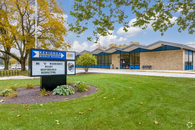 Kekionga Middle School prepares students for high school near Lincolnshire.