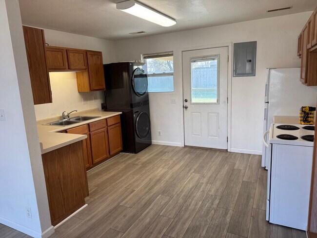 1704 E 5th St unit 1704, Joplin, MO 64801 - photo 5