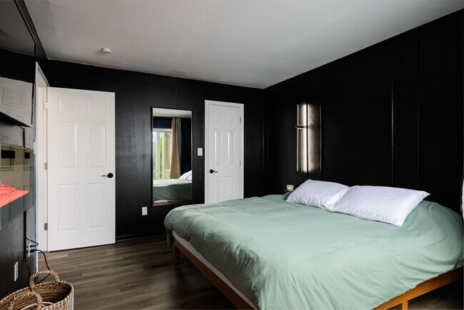 2711 Randolph Rd unit ID1353815P, Charlotte, NC 28207 - photo 3