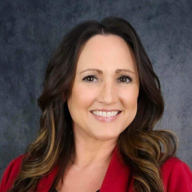 LISA BENEDICT