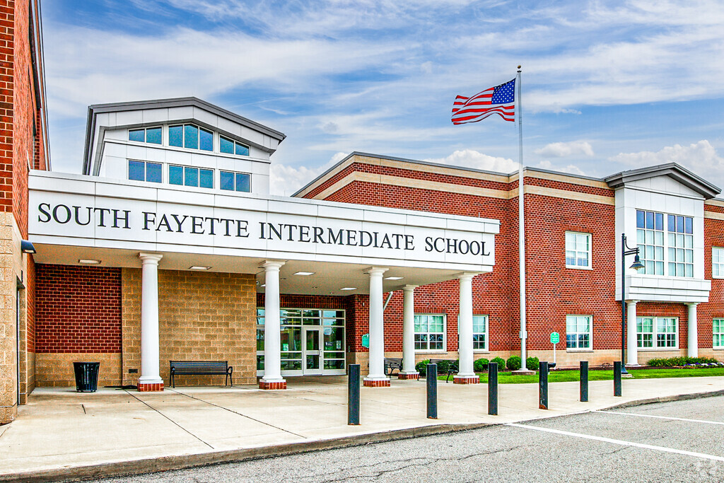 South Fayette Intermediate School is where Oakridge's third through fifth grade students attend.