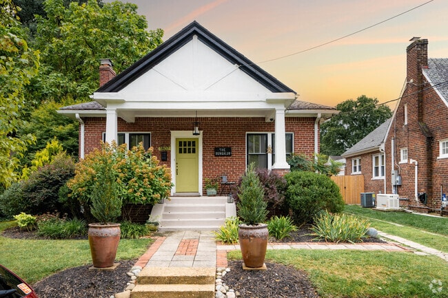 Bungalow homes in Rosedale often feature spacious porches.
