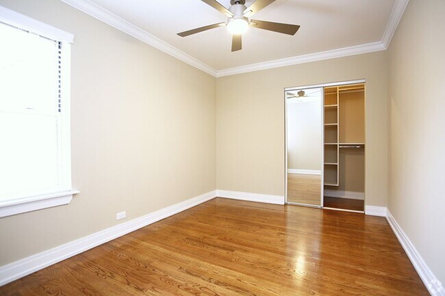 Renaissance - 901 W Argyle St, Chicago, IL 60640 - photo 2