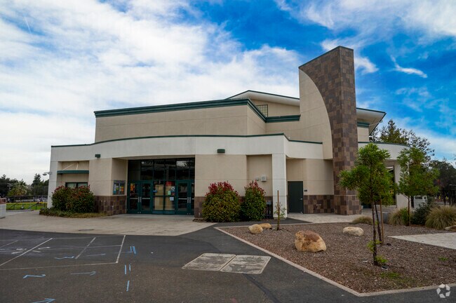 La Entrada Middle School has a welcoming community in Portola Valley.