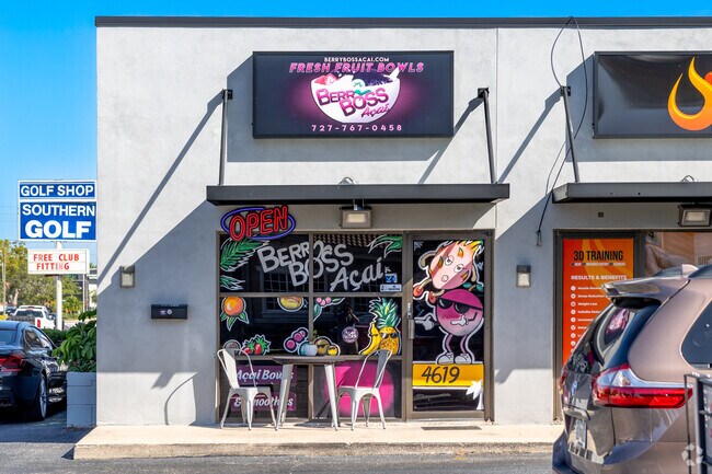 Berry Boss Açaí serves fresh açaí bowls and smoothies in Harcourt.