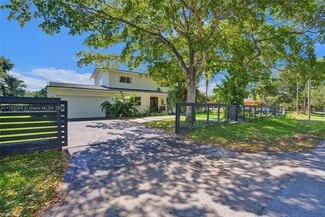 17505 SW 90th Ave, Palmetto Bay, FL 33157