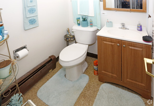 2BR,1BA,852SF - The Maple