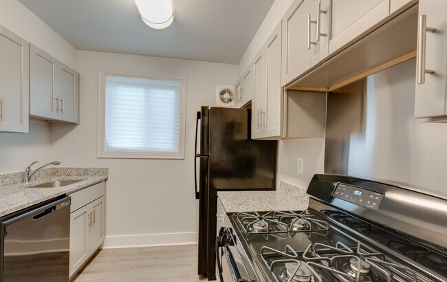 Park Shirlington, Arlington, VA 22206 - photo 2