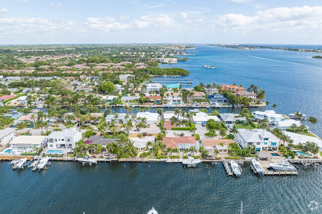 Aerial view of Boynton Bay showcases its serene waterfront lifestyle.