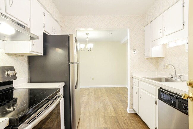 Wexford Village, Worcester, MA 01604 - photo 4