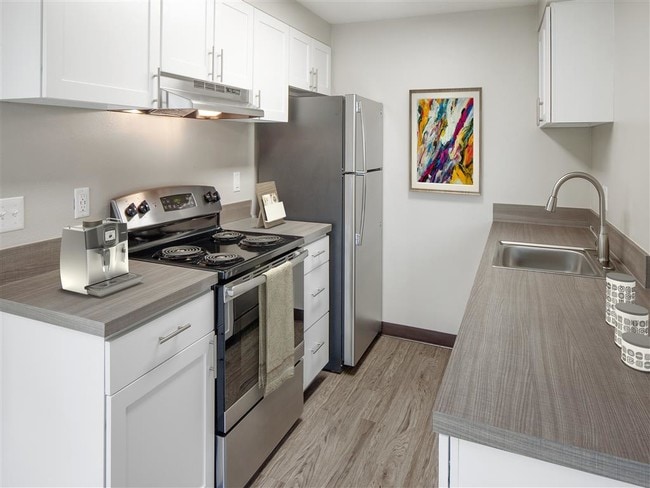 Parkridge Apartments, Lake Oswego, OR 97035 - photo 3