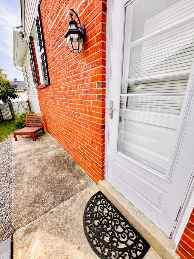 7441 Convair Dr unit 1, Alexandria, VA 22306 - photo 2