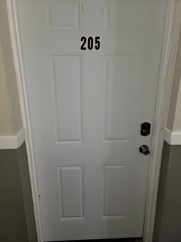 13540 Superior Rd unit 205, East Cleveland, OH 44112 - photo 2