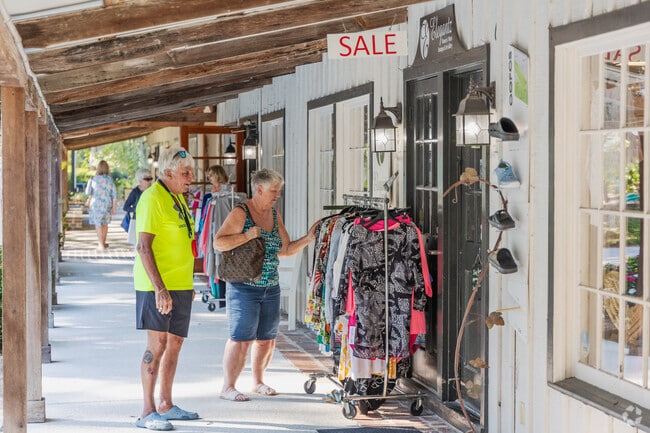 Hammock Shops Village near Litchfield Beach offers boutiques and Lowcountry flair.