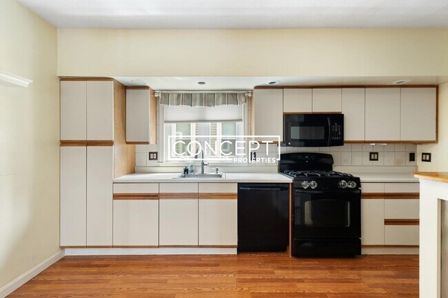 46 Bromfield Rd unit 1, Somerville, MA 02144 - photo 2