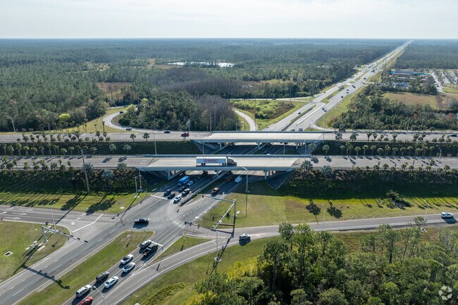 Ellison Acres is conveniently located along SR 44 that runs from the east to west coast.