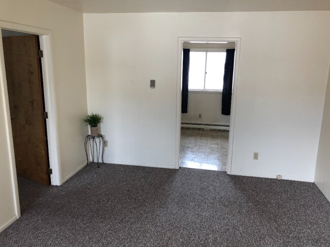 815 4th St SW unit 826, Valley City, ND 58072 - photo 4