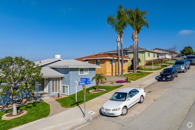 Oak Park Neighborhood on a hilly area.