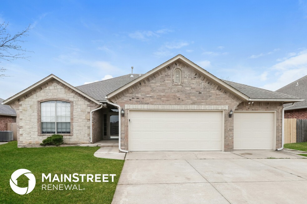 201 Stone Ridge Ln, Midwest City, OK 73130 - photo 1