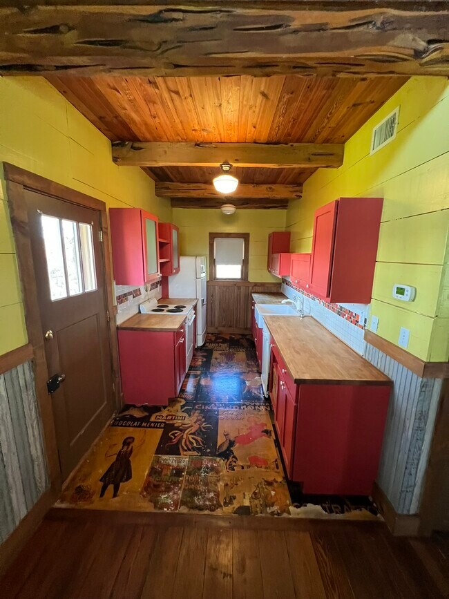 813 W Bluebonnet Dr, San Marcos, TX 78666 - photo 6