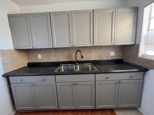 922 5th St, West Palm Beach, FL 33401 - photo 5