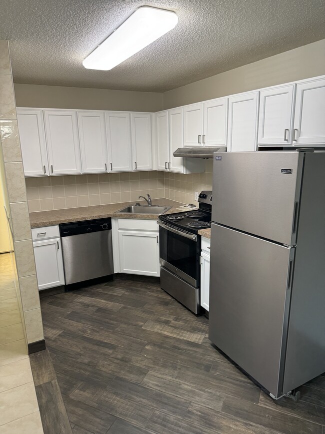 1701-1725 Elm St SE, Minneapolis, MN 55414