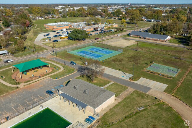 Meadowview Elementary School has many sports amenities across the street.