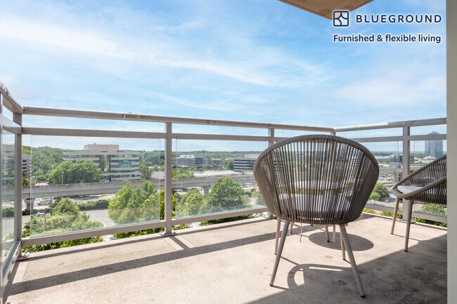 8421 Broad St unit FL7-ID815, McLean, VA 22102 - photo 5